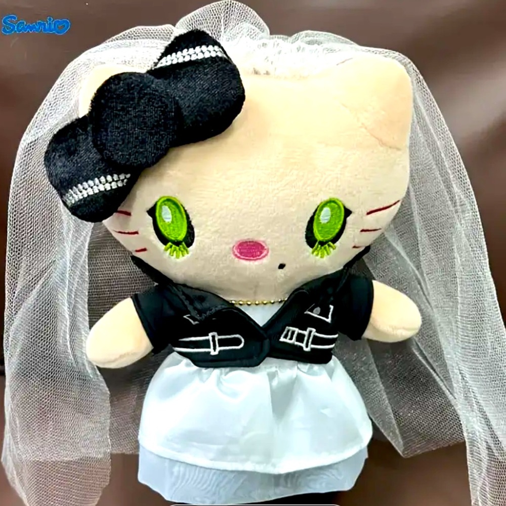 Bride of chucky  x hello kitty plush